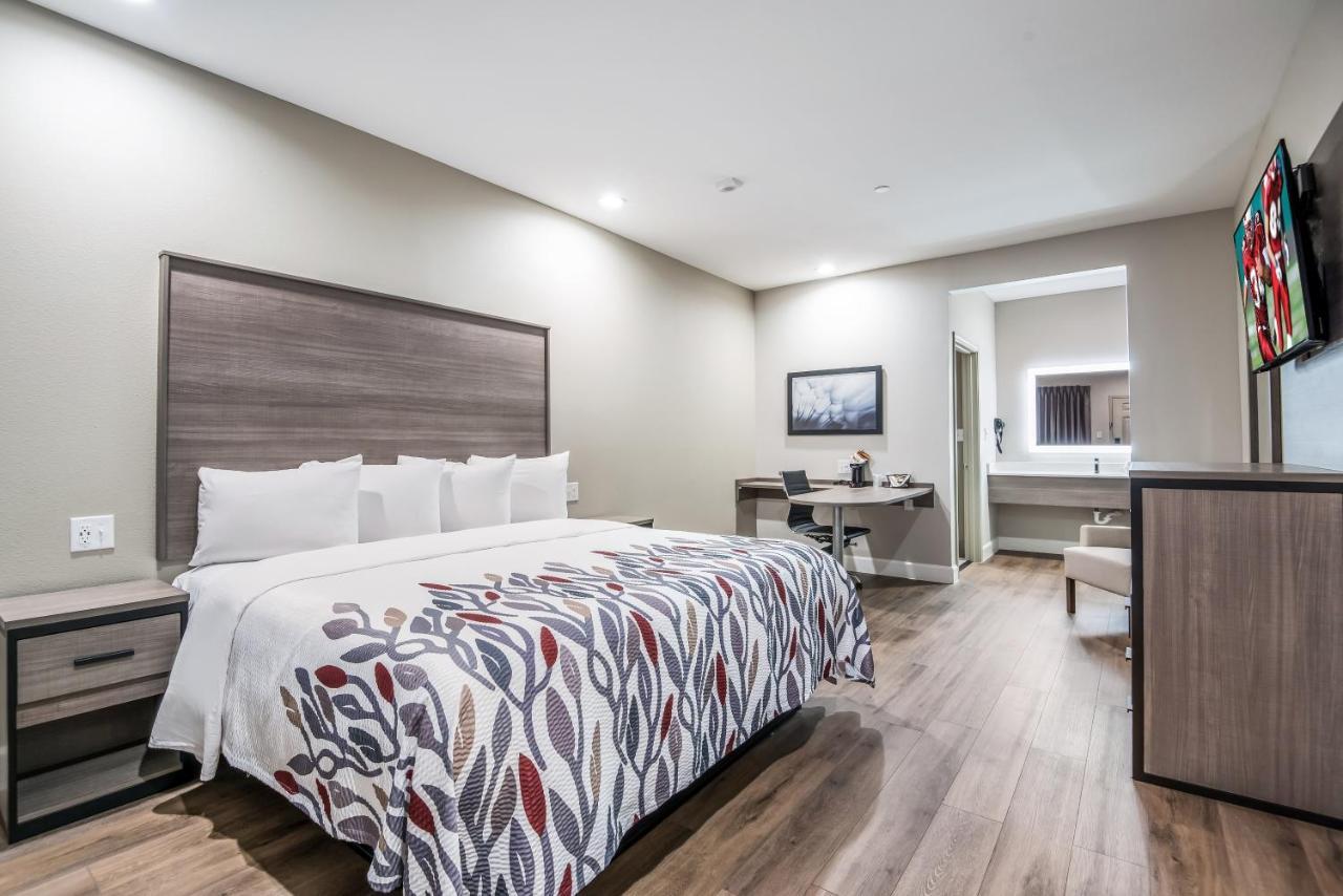 Red Roof Inn باي تاون المظهر الخارجي الصورة